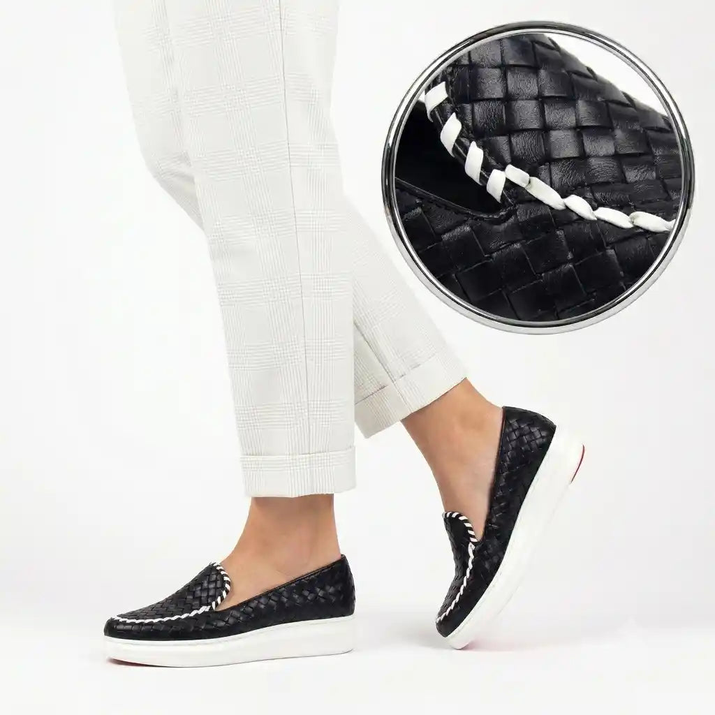 Handwoven Closed Sneakers R911