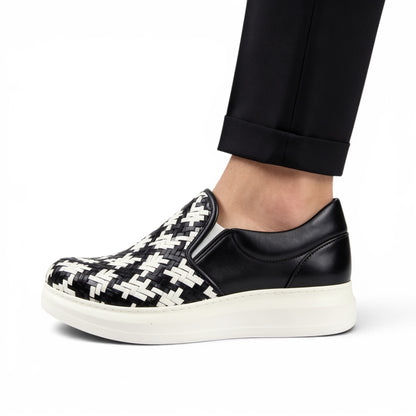 Hand-Braided Sneakers with 2 Straps R911